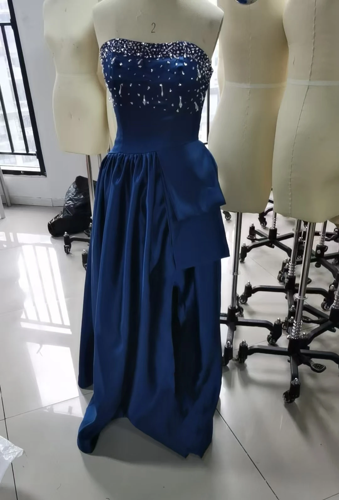Oisslec Dress Elegant Vintage Sexy Sweet Peacock Blue Beads A-Line Customize Formal Occasion Prom Dress Evening Party Gowns
Oisslec Dress Elegant Vintage Sexy Sweet Peacock Blue Beads A-Line Customize Formal Occasion Prom Dress Evening Party Gowns