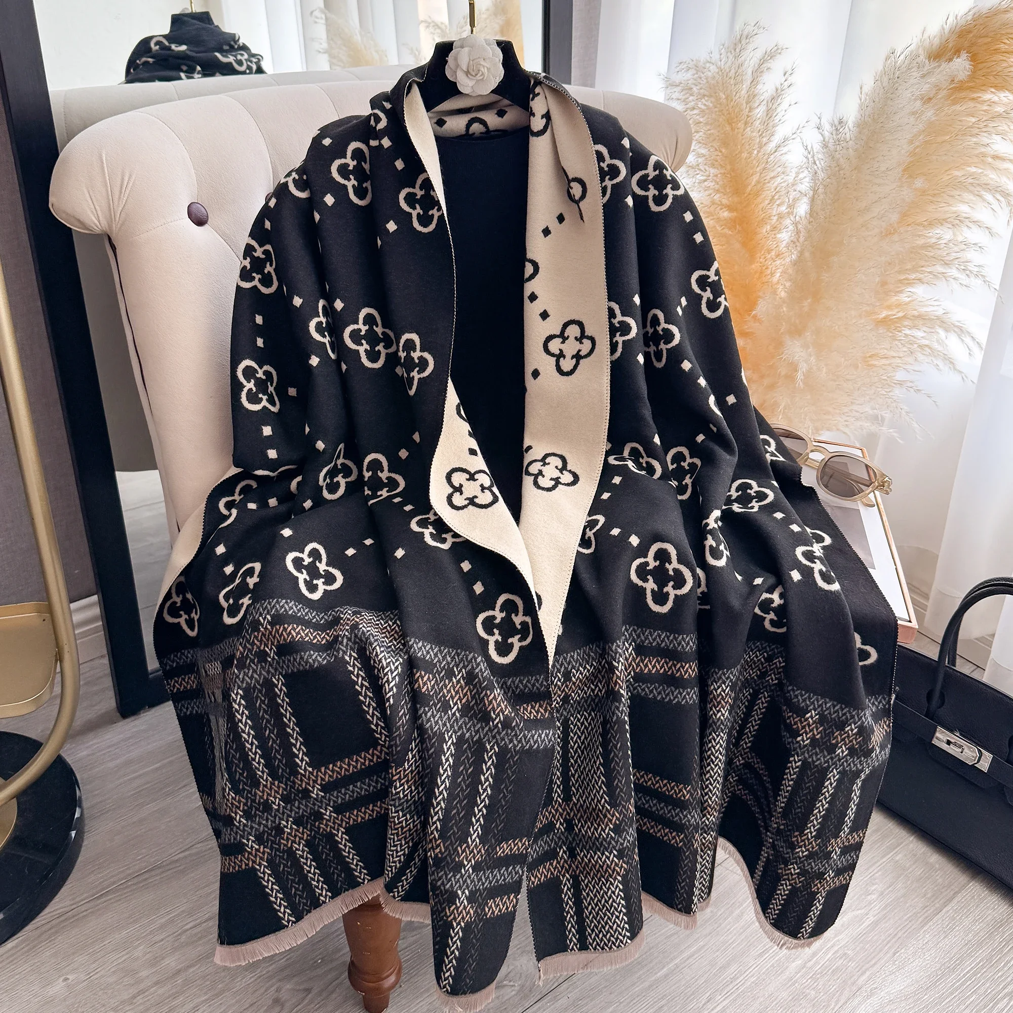 Роскошный кашемировый клетчатый шарф, зимние женские шали из пашмины, теплое одеяло, женский платок, бандана, брендовые толстые шарфы, хиджаб
Роскошный кашемировый клетчатый шарф, зимние женские шали из пашмины, теплое одеяло, женский платок, бандана, брендовые толстые шарфы, хиджаб