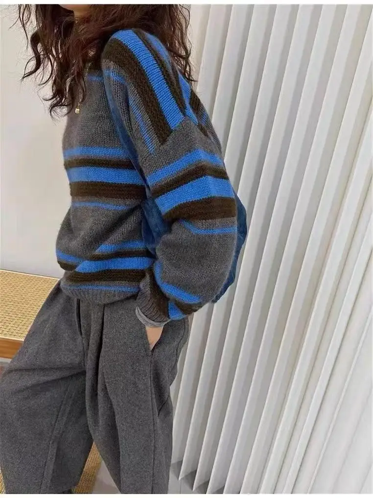 Contrast striped round neck cashmere sweater women's autumn and winter new loose lazy wind slim sweater
Contrast striped round neck cashmere sweater women's autumn and winter new loose lazy wind slim sweater