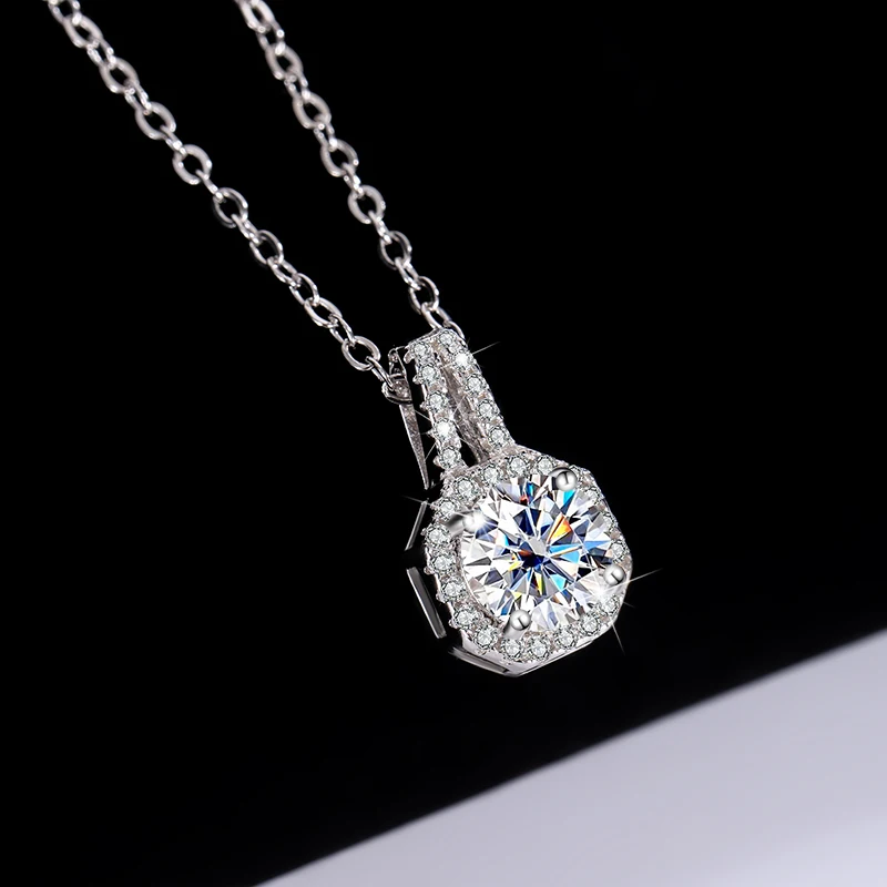 Women's 925 Silver D-Color Moissanite Necklace, Classic Halo & Twisted Design, Sparkle for Wedding/Banquet/Birthday Gift
Women's 925 Silver D-Color Moissanite Necklace, Classic Halo & Twisted Design, Sparkle for Wedding/Banquet/Birthday Gift