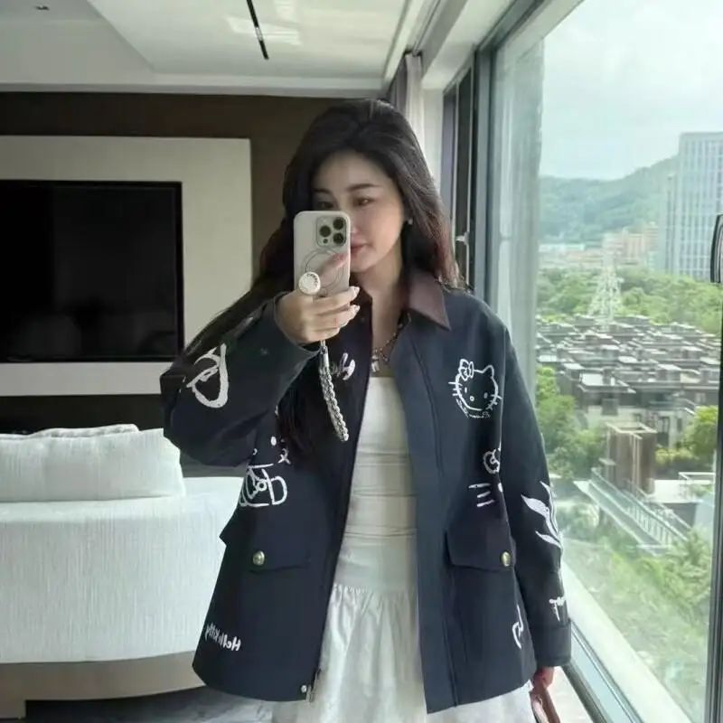 Kawaii аниме модный повседневный Sanrio Hello Kitty 2025 осенний воротник ветровка пальто топ женский костюм вязаный спортивный костюм комплект теплый
Kawaii аниме модный повседневный Sanrio Hello Kitty 2025 осенний воротник ветровка пальто топ женский костюм вязаный спортивный костюм комплект теплый