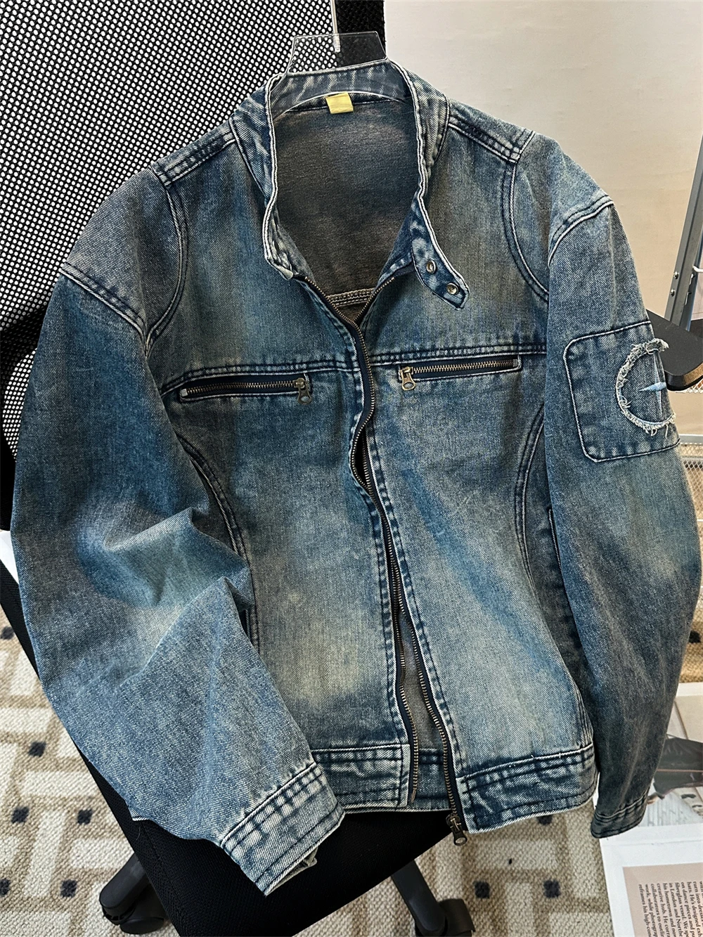 Washed Vintage American Style Men's Denim Jacket Autumn High Street Workwear Zipper Top Trendy Loose Fit Youthful Energy
Washed Vintage American Style Men's Denim Jacket Autumn High Street Workwear Zipper Top Trendy Loose Fit Youthful Energy