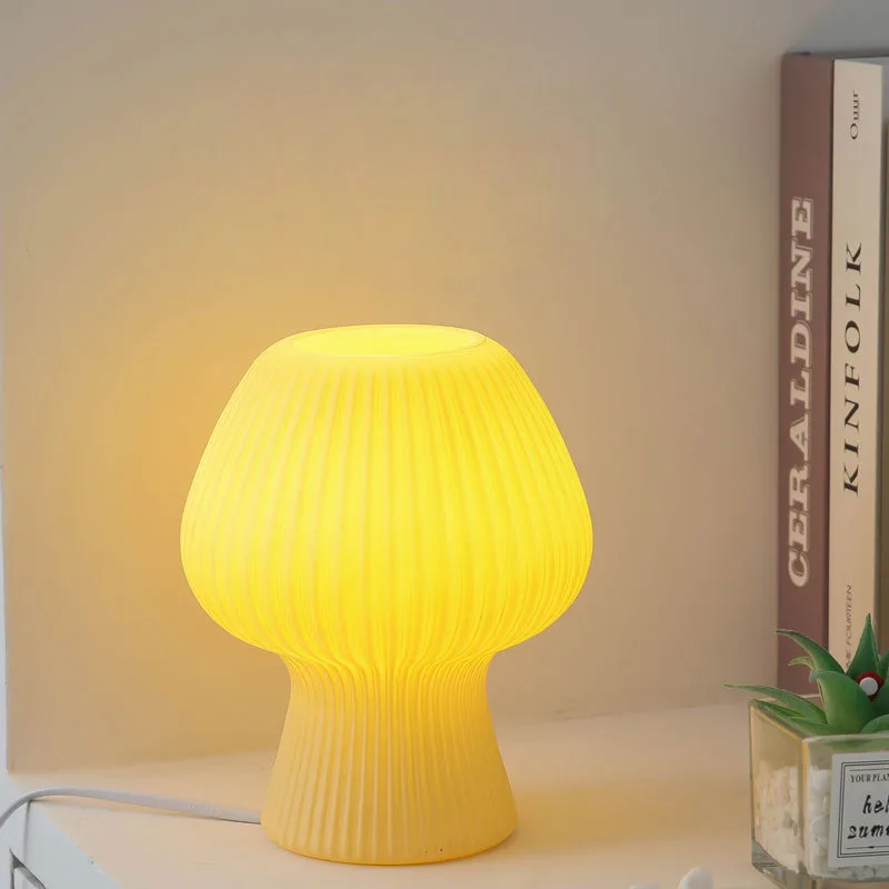 Vintage Table Light Tulip Atmosphere Decoration LED Desk Light Ins Girl Ornament Glass Bedroom Bar Restaurant USB Night Light
Vintage Table Light Tulip Atmosphere Decoration LED Desk Light Ins Girl Ornament Glass Bedroom Bar Restaurant USB Night Light