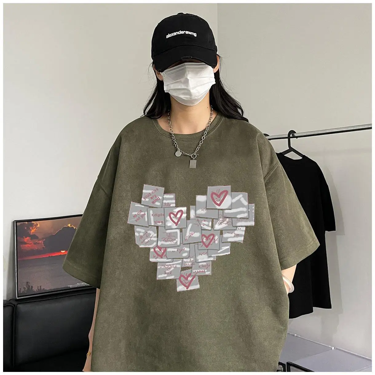 Suede short-sleeved ins handsome love convenient loose print summer new couple trend T-shirt casual men and women men clothing
Suede short-sleeved ins handsome love convenient loose print summer new couple trend T-shirt casual men and women men clothing