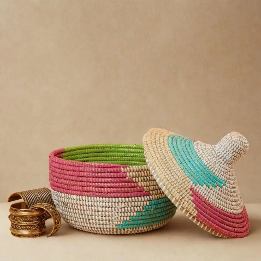 12 Round Decorative Storage Basket with Lid, Ideal for Keys, Wallets, Photos, and Remotes
12 Round Decorative Storage Basket with Lid, Ideal for Keys, Wallets, Photos, and Remotes