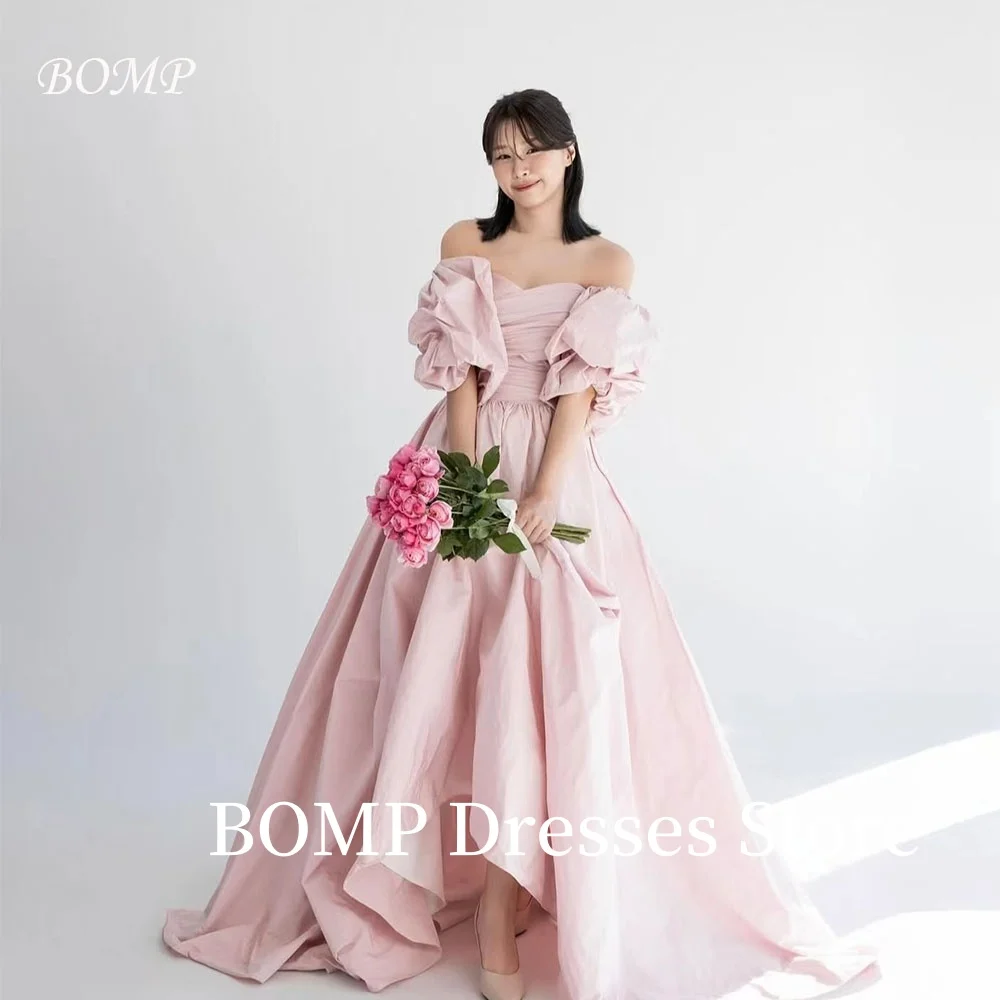 BOMP Elegant Pink Wedding Dress Off Shoulder Puff Sleeves A-Line Draped Floor Length Korea Photo Shoot Bridal Gown Customized
BOMP Elegant Pink Wedding Dress Off Shoulder Puff Sleeves A-Line Draped Floor Length Korea Photo Shoot Bridal Gown Customized