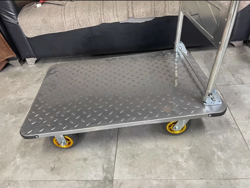 Large Four-Wheel Trolley Flatbed Transport Truck Silent Foldable Thickened Iron Steel Plate Trailer for Tool Usage
Large Four-Wheel Trolley Flatbed Transport Truck Silent Foldable Thickened Iron Steel Plate Trailer for Tool Usage