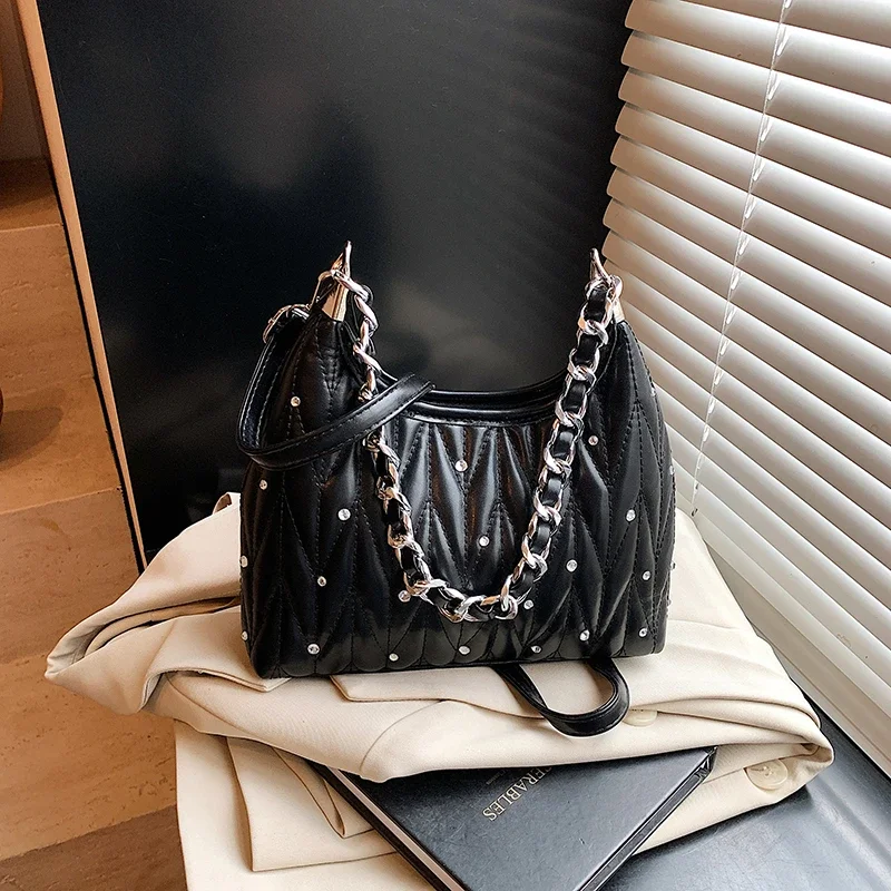 Exquisite Stylish Design Solid PU Square Shoulder Bags Diamonds High Quality Sense of Luxury Crossbody Bags for Women 2025 New
Exquisite Stylish Design Solid PU Square Shoulder Bags Diamonds High Quality Sense of Luxury Crossbody Bags for Women 2025 New