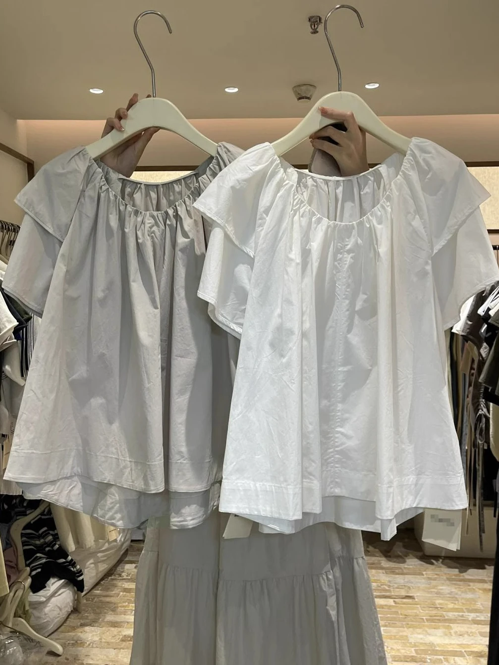 plus Size Women's Shirt Korean Design Loose Short Sleeve Summer Floral Doll Shirt Breathable Polyester Casual Top
plus Size Women's Shirt Korean Design Loose Short Sleeve Summer Floral Doll Shirt Breathable Polyester Casual Top