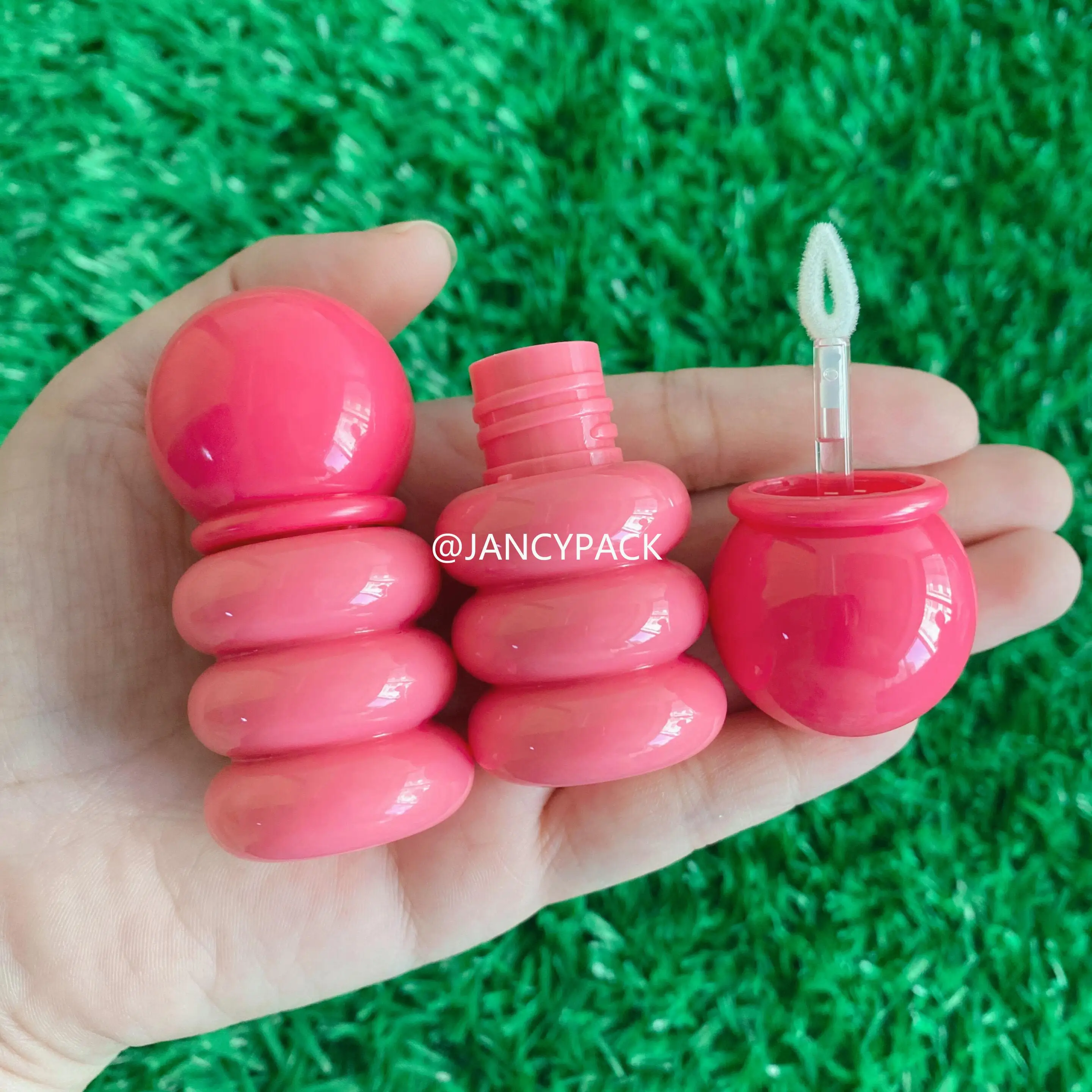 Hot pink 3ml Candy Shape Lip Gloss Tube Unique Plastic Packaging Custom Lipgloss Empty Containers Customized Lip Oil Tube
Hot pink 3ml Candy Shape Lip Gloss Tube Unique Plastic Packaging Custom Lipgloss Empty Containers Customized Lip Oil Tube
