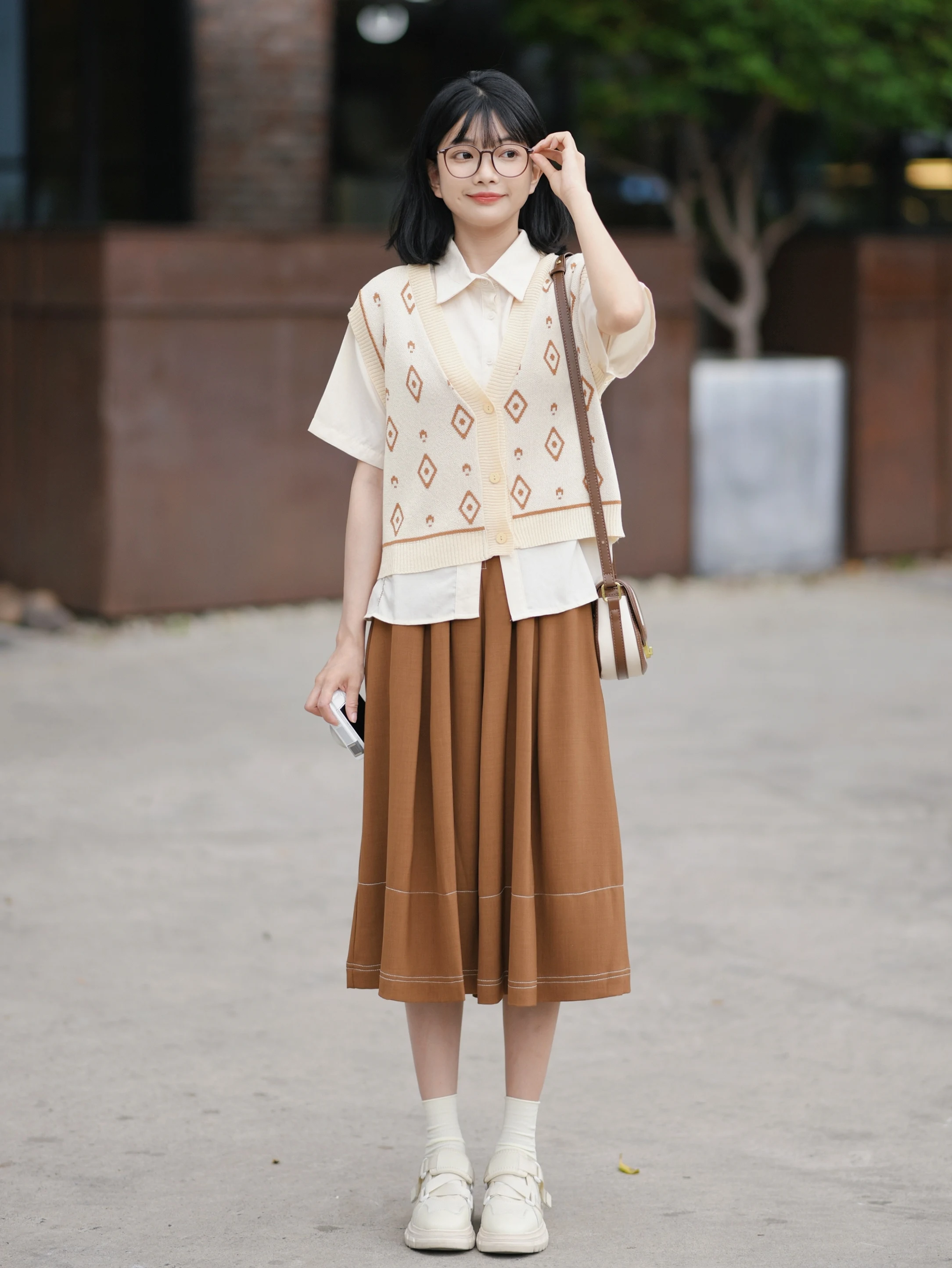 Новая женская летняя футболка TheLAN Original Design в стиле кэжуал-шик, с воротником, в китайском ретро-стиле и японском стиле.
Новая женская летняя футболка TheLAN Original Design в стиле кэжуал-шик, с воротником, в китайском ретро-стиле и японском стиле.