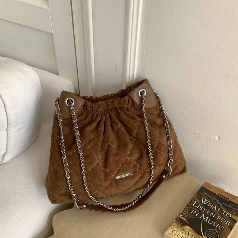 2025 Niche Chain Shoulder Bag, Unique Crossbody Purse for Women, Minimalist Day-to-Night Tote, Textured Sling Bag, Fashion Top
2025 Niche Chain Shoulder Bag, Unique Crossbody Purse for Women, Minimalist Day-to-Night Tote, Textured Sling Bag, Fashion Top