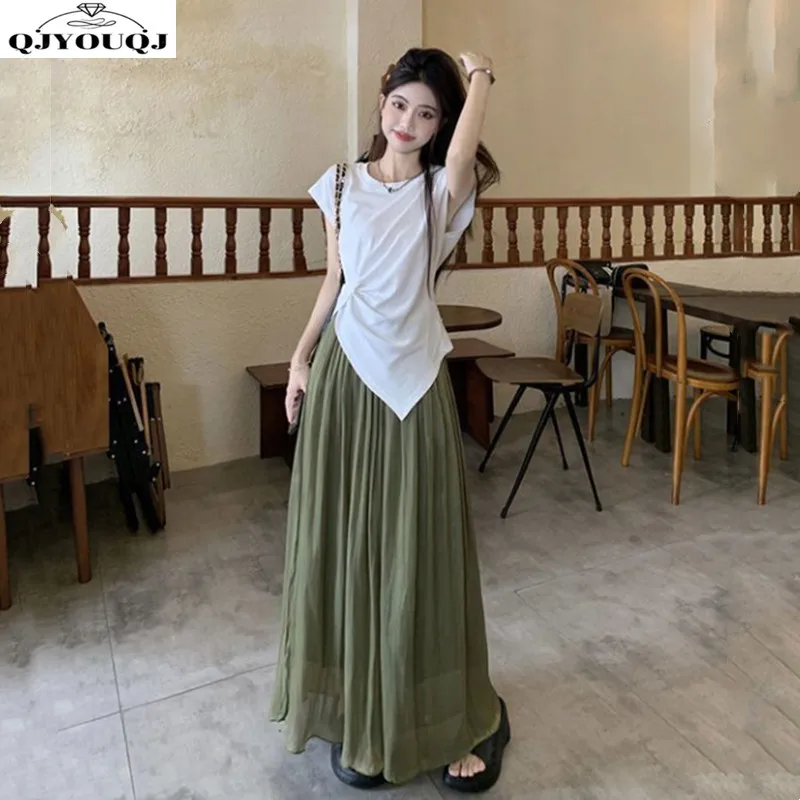2025 Spring/Summer New French Fashion Women's T-shirt+pleated high waist wide leg pants two-piece set
2025 Spring/Summer New French Fashion Women's T-shirt+pleated high waist wide leg pants two-piece set