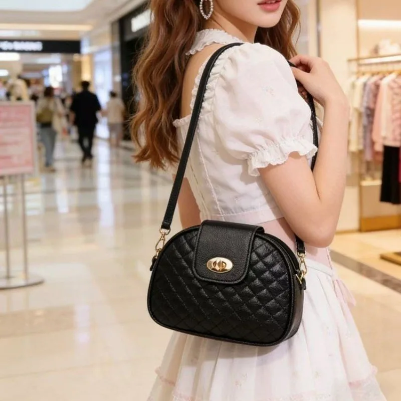 Elegant Leather Diaper Bag Fashionable Crossbody Handbag Luxury Solid Color Shoulder Bag Designer Paris Vintage Style
Elegant Leather Diaper Bag Fashionable Crossbody Handbag Luxury Solid Color Shoulder Bag Designer Paris Vintage Style