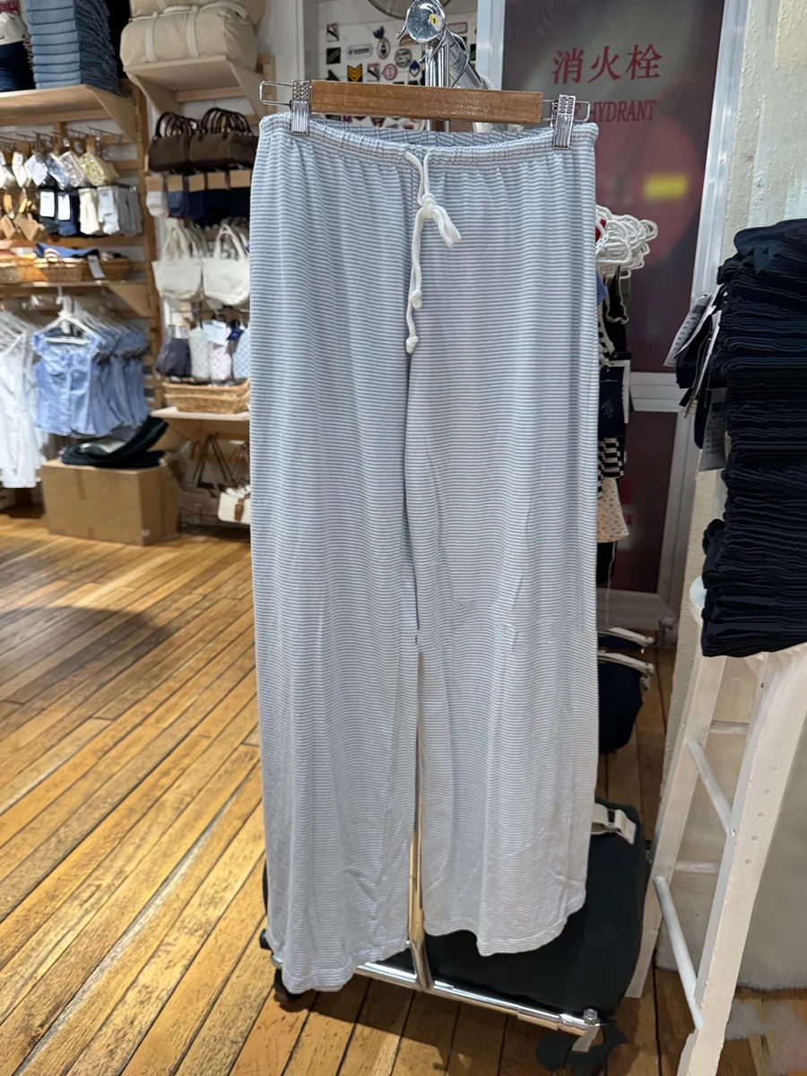 Blue Striped Drawstring Straight Pants Women Summer High Waist Cotton Loose Sweatpant Vintage Simple Casual Home Trousers Y2k
Blue Striped Drawstring Straight Pants Women Summer High Waist Cotton Loose Sweatpant Vintage Simple Casual Home Trousers Y2k