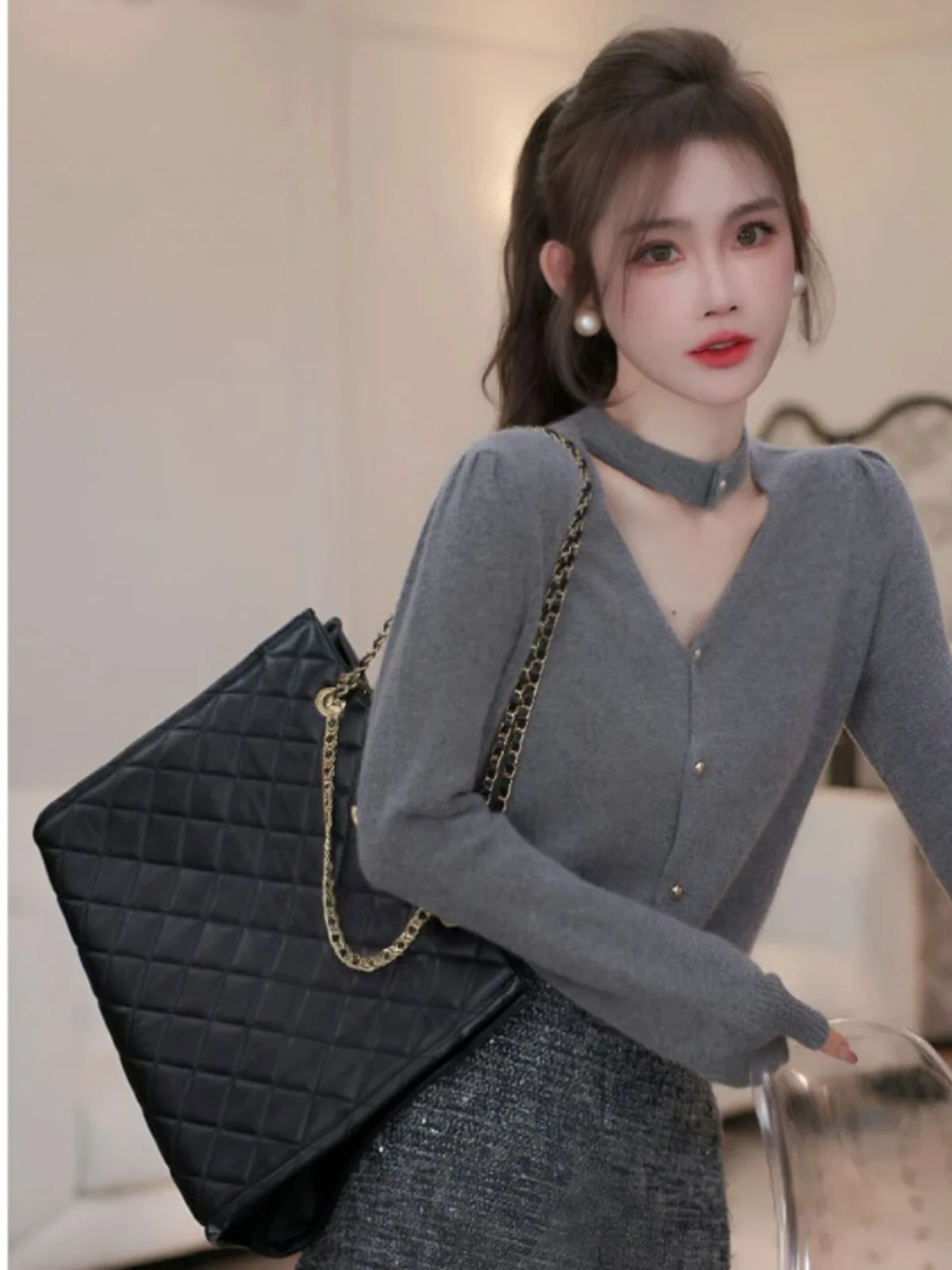 Korean Style V-Neck Hanging Neck Knitted Open Cardigan Women's Autumn Inner Soft Long Sleeve Sweater Top Commute Fashion
Korean Style V-Neck Hanging Neck Knitted Open Cardigan Women's Autumn Inner Soft Long Sleeve Sweater Top Commute Fashion