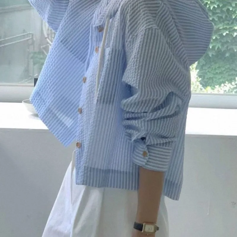 Female The Spring Summer Coat All-match Single Breasted Stripe Long Sleeves Sunscreen Hooded Shirt Lightweight Breathable Jacket
Female The Spring Summer Coat All-match Single Breasted Stripe Long Sleeves Sunscreen Hooded Shirt Lightweight Breathable Jacket