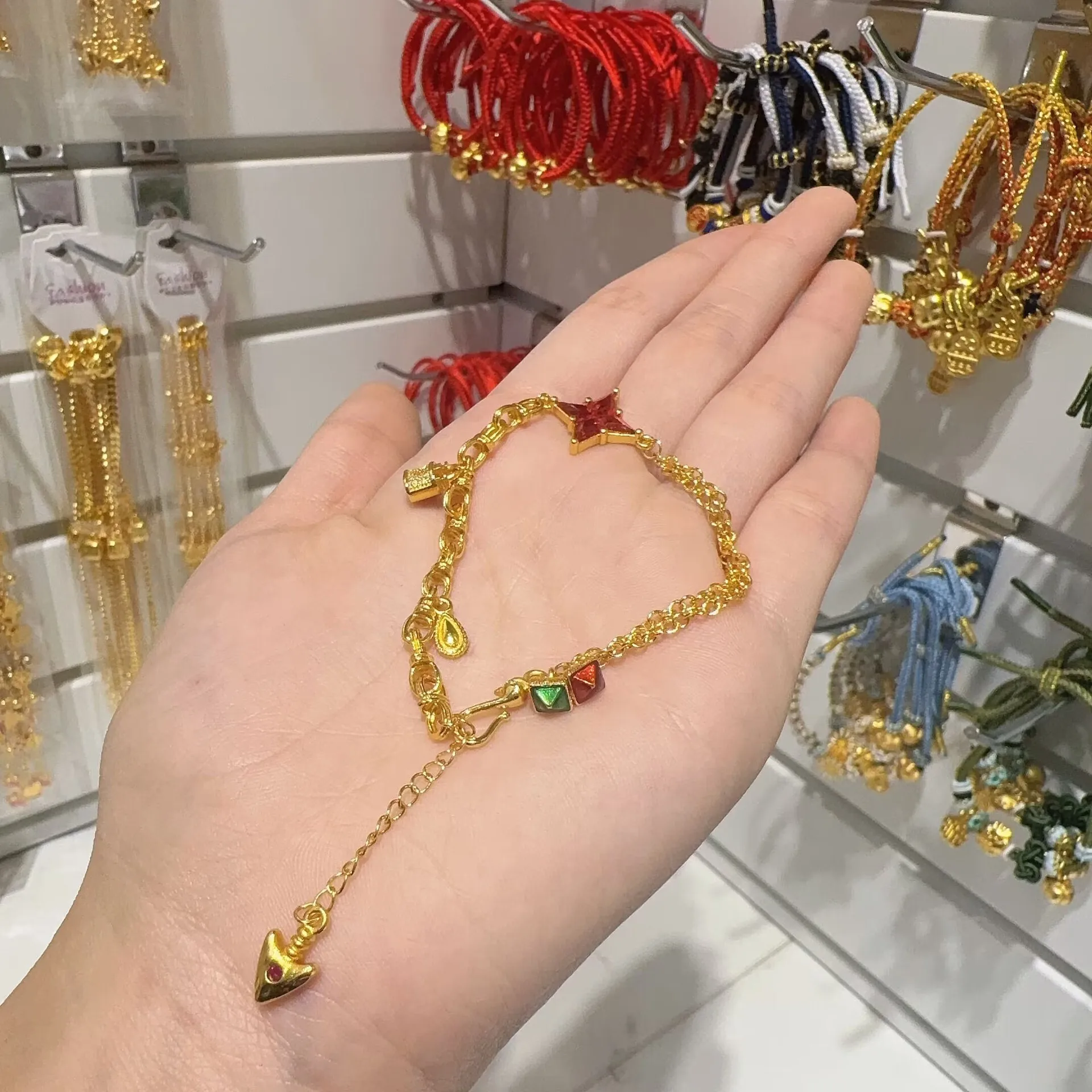 Plated Real Strong Preservation Ancient Sand Gold Four Pointed Star Set With Diamond Lock Heart High End Temperament Girls Gift
Plated Real Strong Preservation Ancient Sand Gold Four Pointed Star Set With Diamond Lock Heart High End Temperament Girls Gift