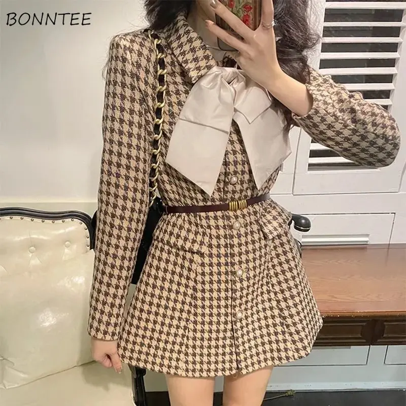Plaid Blends Wool Coats Women Elegant Designer Temper Office Ladies High Street European Stylish Fashion Clothes Aesthetics Ins
Plaid Blends Wool Coats Women Elegant Designer Temper Office Ladies High Street European Stylish Fashion Clothes Aesthetics Ins