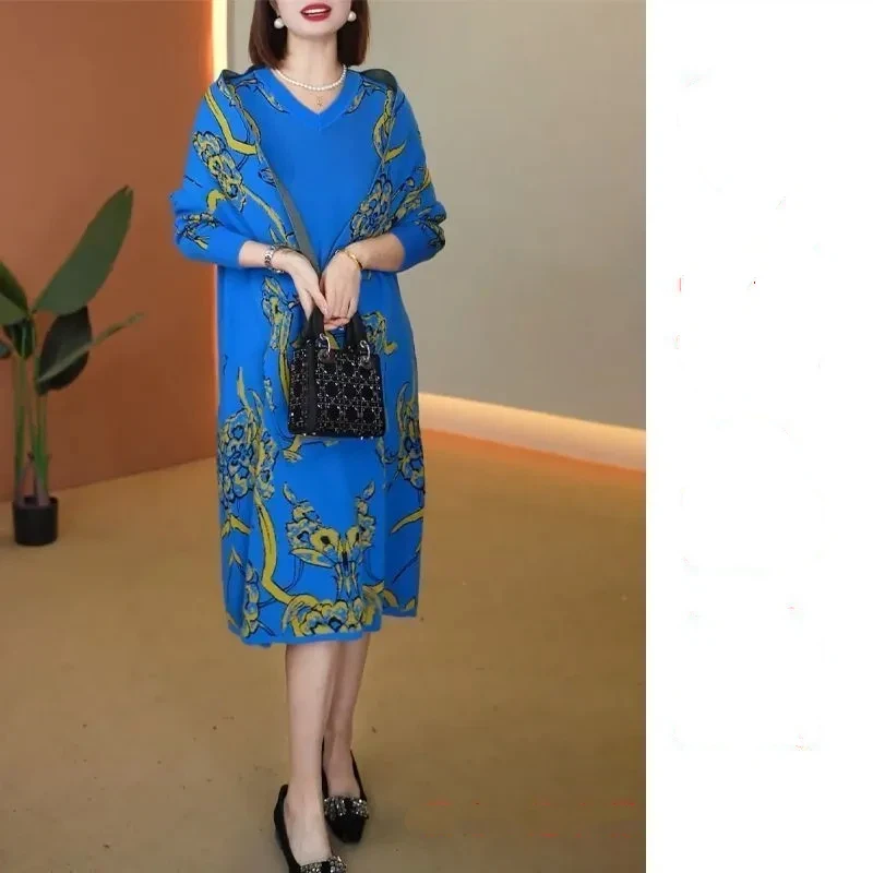 Elegant Women's V Neck Printed Midi Dress With Three Quarter Sleeves Loose Fit A Line Style For Spring And Autumn
Elegant Women's V Neck Printed Midi Dress With Three Quarter Sleeves Loose Fit A Line Style For Spring And Autumn