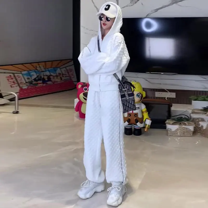 2023 Spring and Autumn Season New Fashionable and Fashionable Loose Hooded Hoodie Two Piece Set
2023 Spring and Autumn Season New Fashionable and Fashionable Loose Hooded Hoodie Two Piece Set