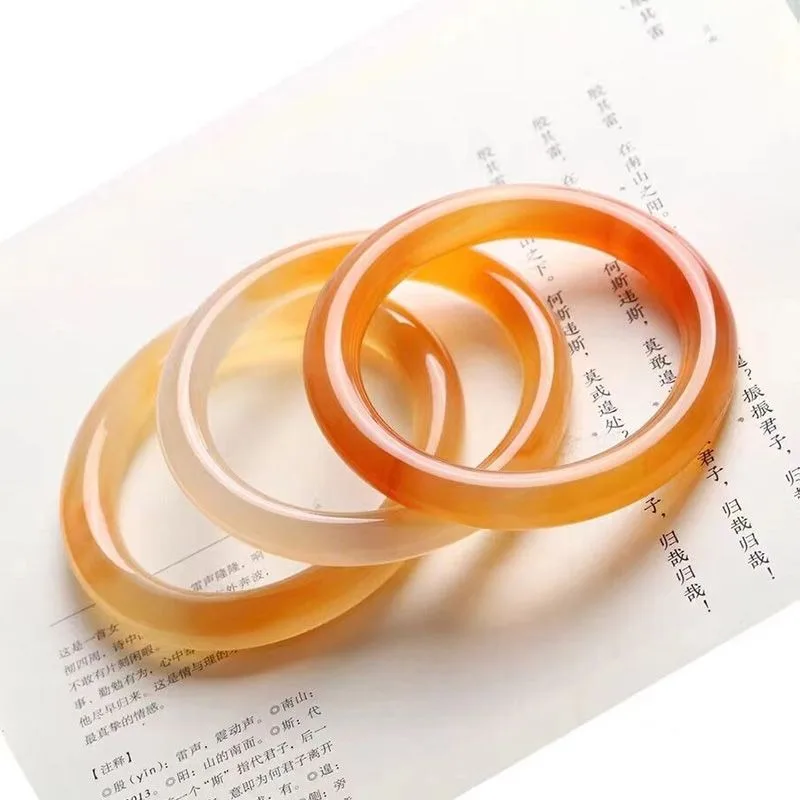 The New Ice-type Playful Agate Bracelet Is Suitable for Daily Wear and Jade Bracelets.
The New Ice-type Playful Agate Bracelet Is Suitable for Daily Wear and Jade Bracelets.
