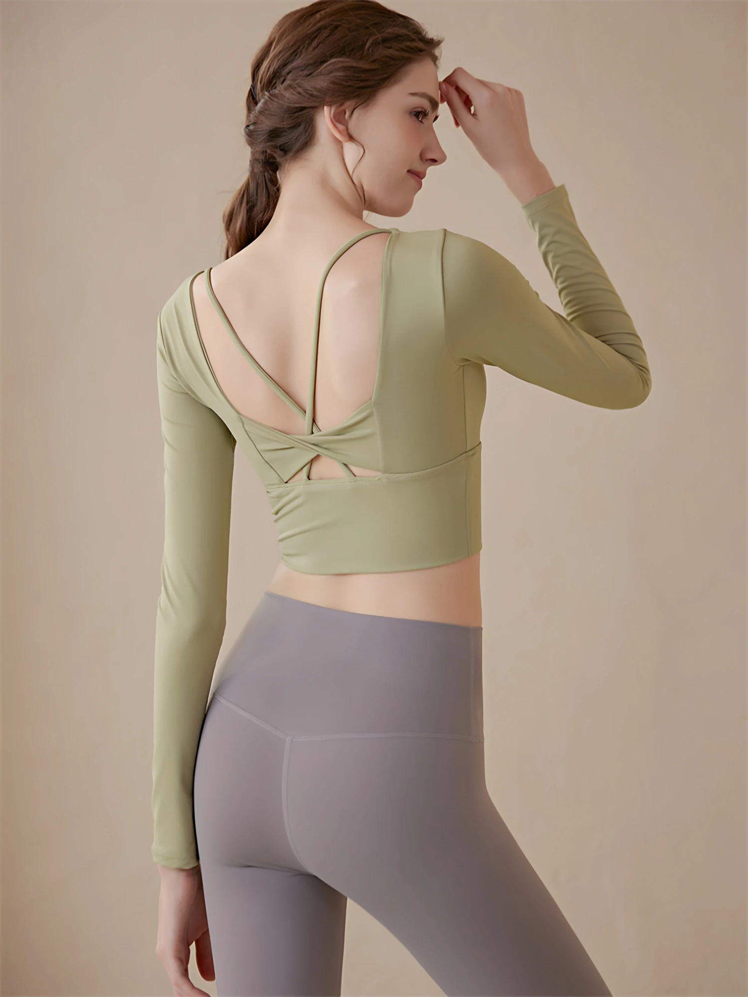 Women's Yoga Clothes with Chest Pad Long Sve Pilates Training Fitn Sports Top Beautiful Ba Simple Sle ort Length
Women's Yoga Clothes with Chest Pad Long Sve Pilates Training Fitn Sports Top Beautiful Ba Simple Sle ort Length