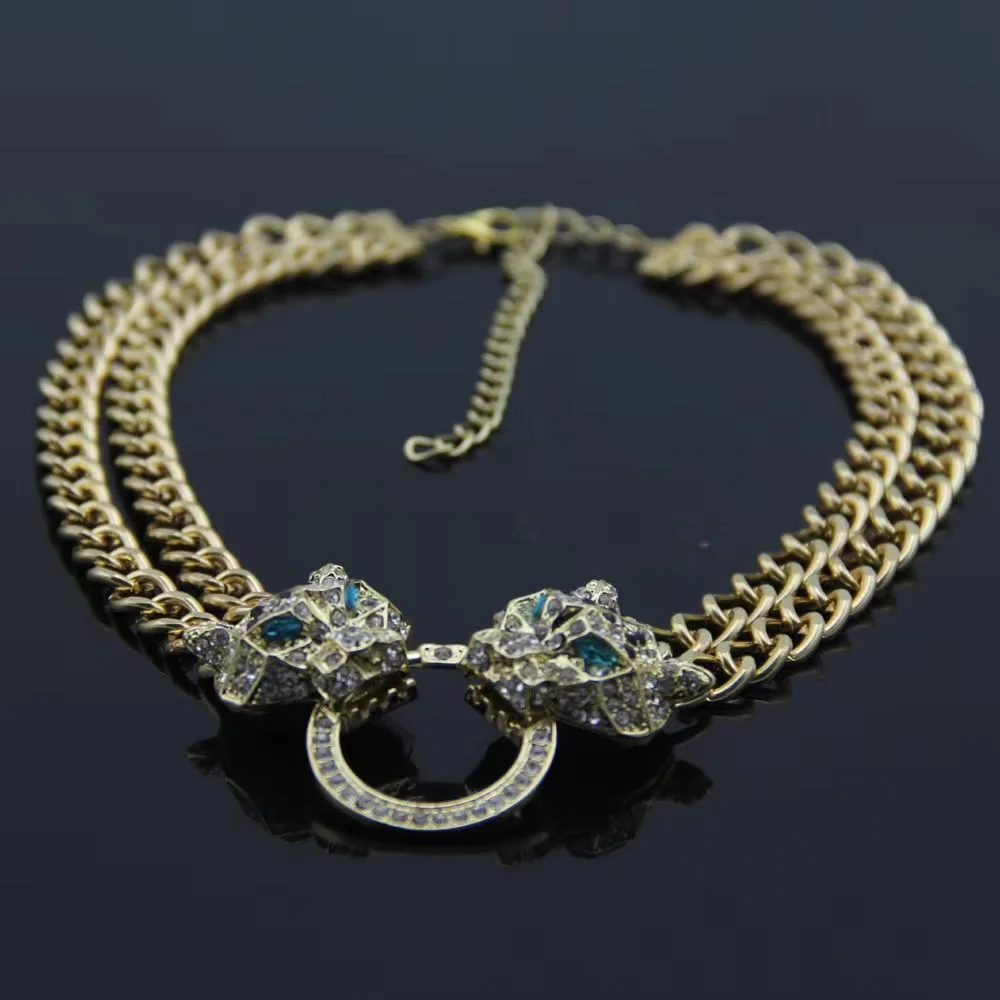 European and American fashion necklace set leopard head full of diamond pendant fast sell necklace female short collarbone chain
European and American fashion necklace set leopard head full of diamond pendant fast sell necklace female short collarbone chain