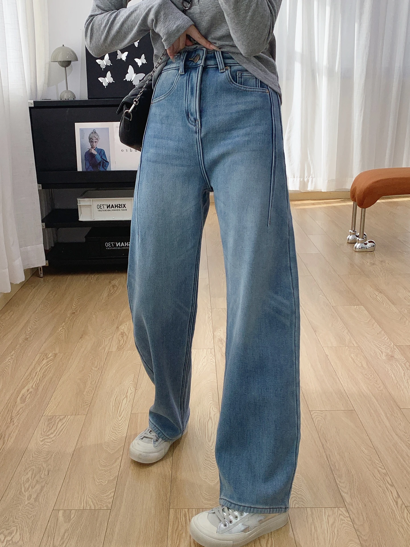 Женские зимние джинсы с высокой талией, утепленные, свободного прямого кроя, широкие брюки, повседневные хлопковые джинсы
Женские зимние джинсы с высокой талией, утепленные, свободного прямого кроя, широкие брюки, повседневные хлопковые джинсы