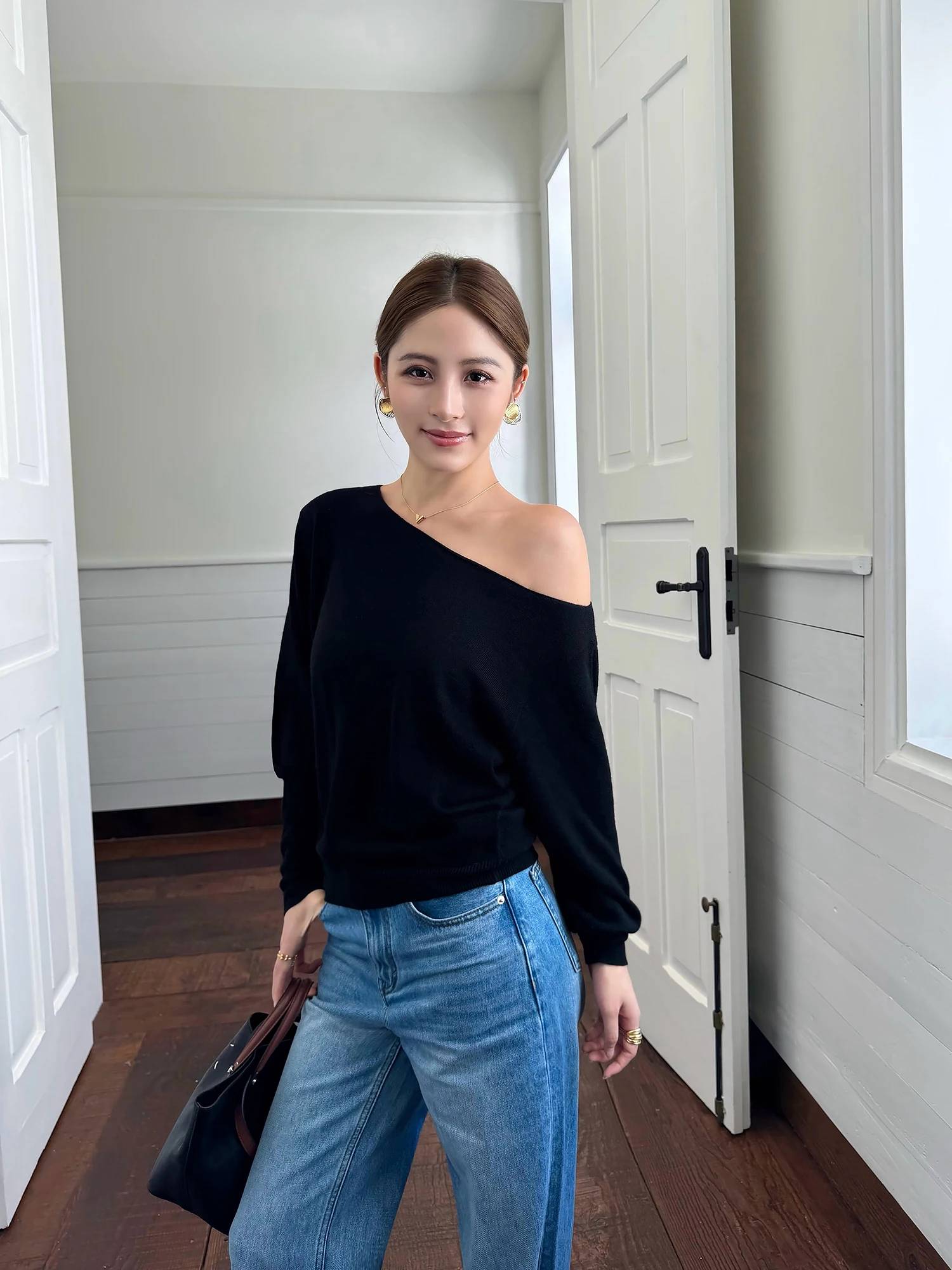 NEVA HU Women's Loose Knitted Woolen Long Sleeve Sweater Shoulder Bared Relax Fit Fashionable Autumn Winter Casual Top
NEVA HU Women's Loose Knitted Woolen Long Sleeve Sweater Shoulder Bared Relax Fit Fashionable Autumn Winter Casual Top