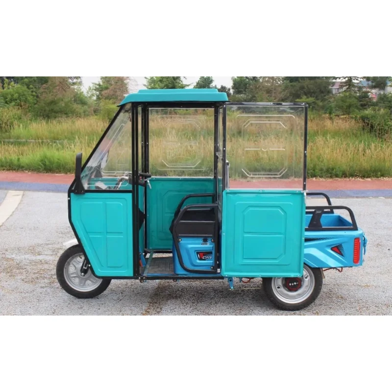 (Marine transport) Small electric tricycle with closed plastic canopy for rain and wind protection, front cockpit for elderly
(Marine transport) Small electric tricycle with closed plastic canopy for rain and wind protection, front cockpit for elderly