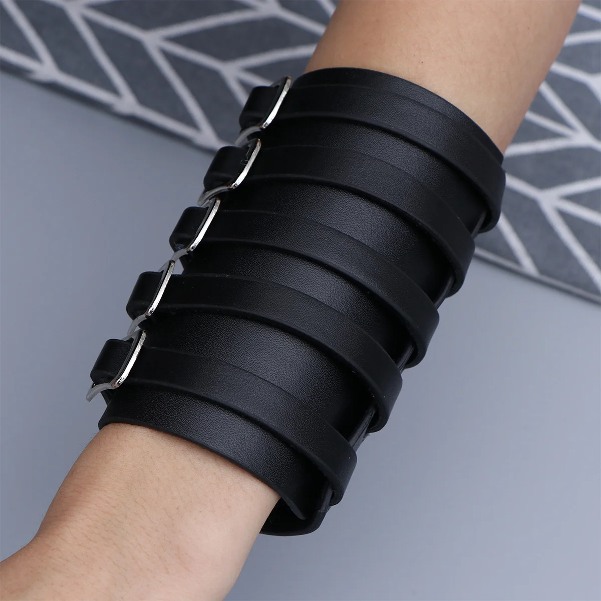 Punk Wrist Band 5 Row Square Buckle Waterproof Wrist Support For Exercise Simple Design Role Play Accessories
Punk Wrist Band 5 Row Square Buckle Waterproof Wrist Support For Exercise Simple Design Role Play Accessories