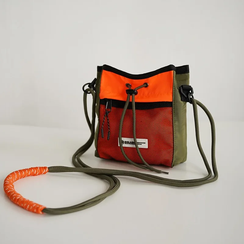 Уличная повседневная маленькая сумка в горном стиле с цветными блоками - унисекс сумка через плечо для мужчин, женщин, студентов, портативная, легкая
Уличная повседневная маленькая сумка в горном стиле с цветными блоками - унисекс сумка через плечо для мужчин, женщин, студентов, портативная, легкая