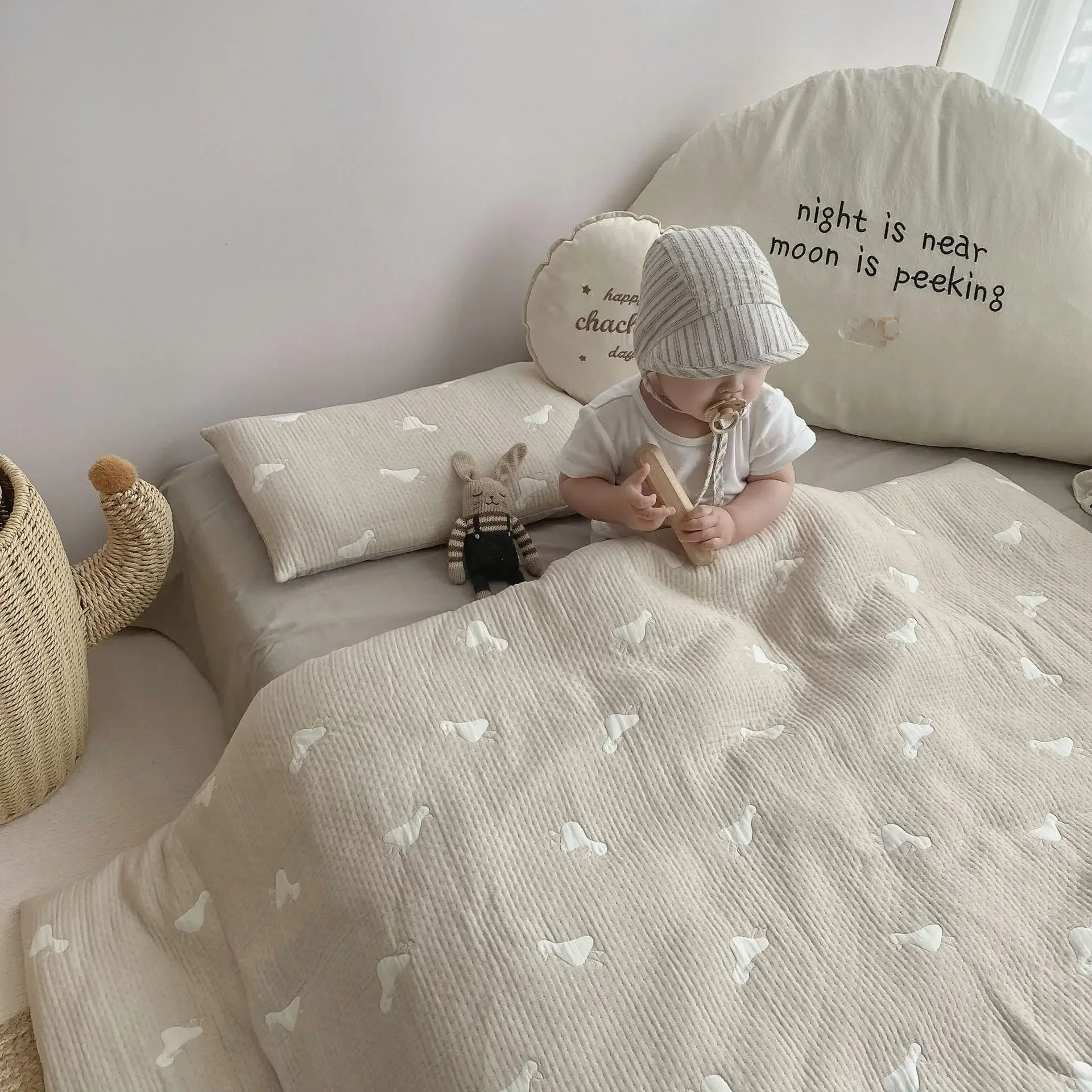 ins style three-layer gauze jacquard four-piece set, cream bedroom Korean style home bedding
ins style three-layer gauze jacquard four-piece set, cream bedroom Korean style home bedding