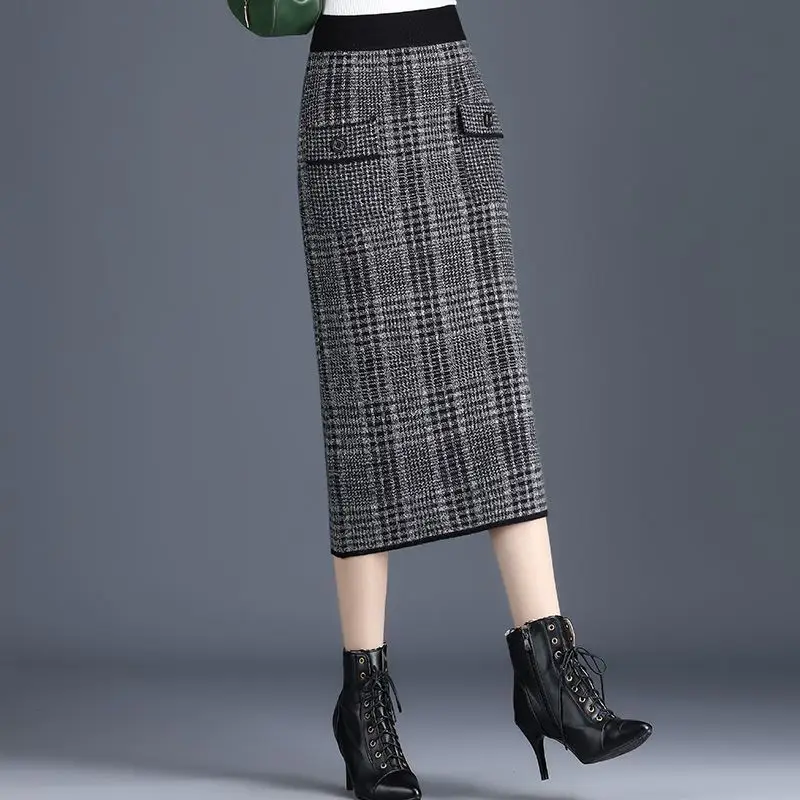 2023 Autumn and Winter Women's Elastic High Waist Patchwork Button Pockets Plaid Slim Fashion Casual Elegant Commuting Skirts
2023 Autumn and Winter Women's Elastic High Waist Patchwork Button Pockets Plaid Slim Fashion Casual Elegant Commuting Skirts
