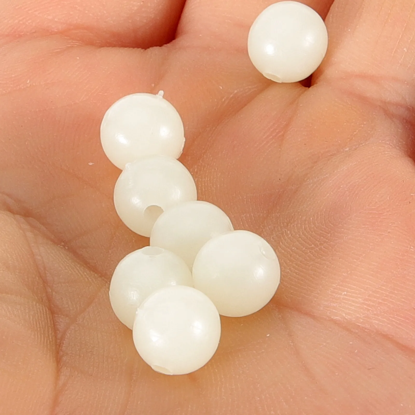 300 Pcs Night Fishing Beads 4mm 6mm 8mm Luminous Glow Reusable Lure Beads for Sea Lake River Freshwater Saltwater 
300 Pcs Night Fishing Beads 4mm 6mm 8mm Luminous Glow Reusable Lure Beads for Sea Lake River Freshwater Saltwater