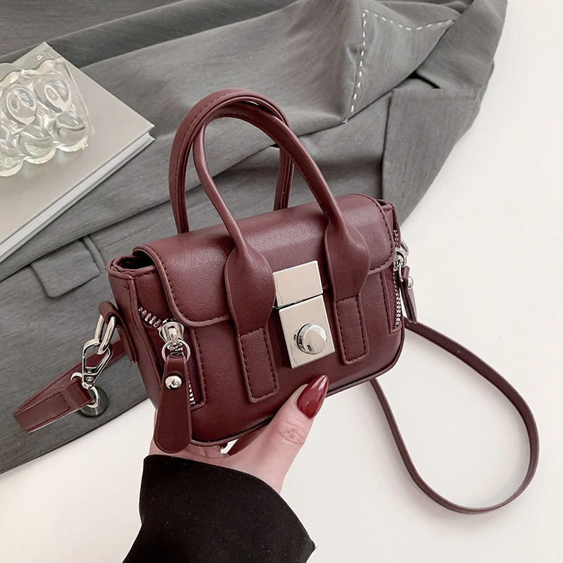 Brand Designer Mini Saddle Crossbody Bag For Ladies Fashion Coin Purse Handbag Girls Cute Tote Red Black Satchel Style Wome Bag
Brand Designer Mini Saddle Crossbody Bag For Ladies Fashion Coin Purse Handbag Girls Cute Tote Red Black Satchel Style Wome Bag