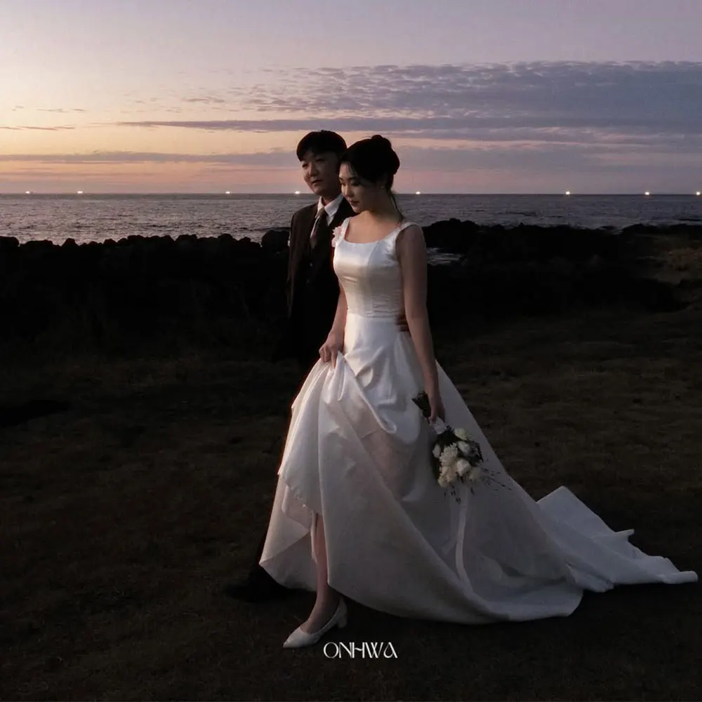 Fancy Simple Korea Wedding Dress Photoshoot A Line Soft Satin Evening Party Dresses Back Corset Engagement Dress Customized
Fancy Simple Korea Wedding Dress Photoshoot A Line Soft Satin Evening Party Dresses Back Corset Engagement Dress Customized