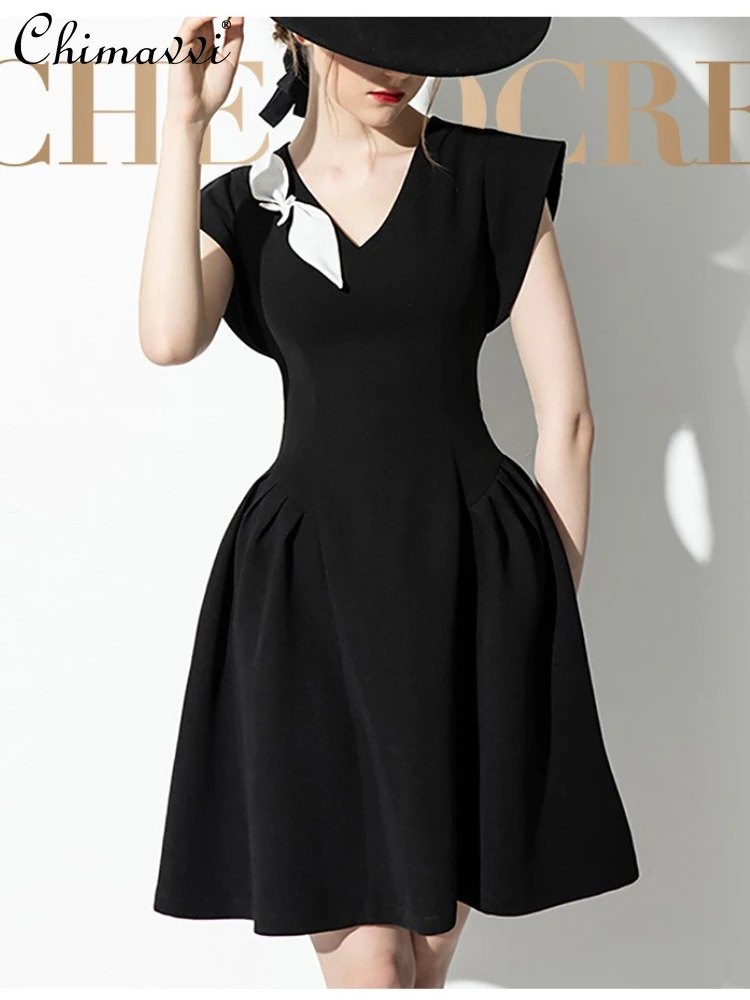 French Elegant Hepburn Style Black Short Dresses Sexy V-Neck Sleeveless High Waist A-line Temperament Evening Dress Women Summer
French Elegant Hepburn Style Black Short Dresses Sexy V-Neck Sleeveless High Waist A-line Temperament Evening Dress Women Summer