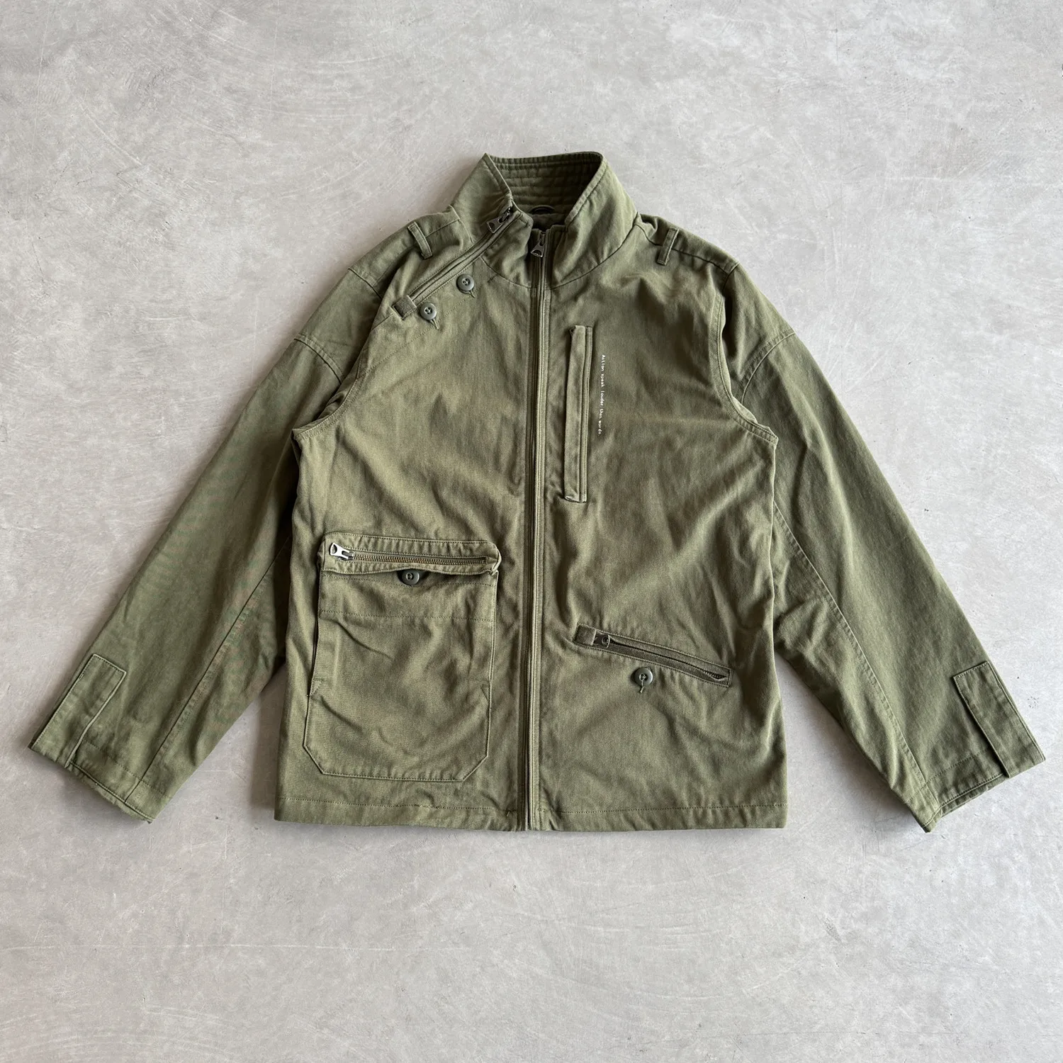 American Retro Stand Collar Biker Workwear Safari Combat Jacket for Men 100% Cotton Heavyweight Army Green Vintage Outwear
American Retro Stand Collar Biker Workwear Safari Combat Jacket for Men 100% Cotton Heavyweight Army Green Vintage Outwear