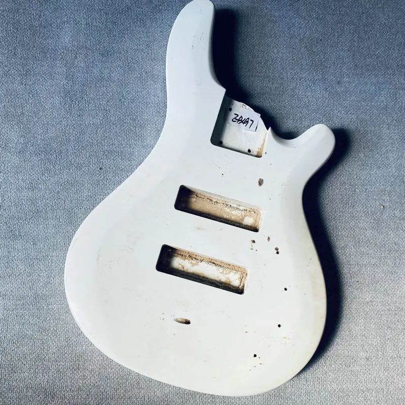 EB497 White Color Active Pickups Bass Electric Bass Body 5or 6 String Right HandCustom Pickups Replace DIY Parts Scratch&Dirty
EB497 White Color Active Pickups Bass Electric Bass Body 5or 6 String Right HandCustom Pickups Replace DIY Parts Scratch&Dirty 