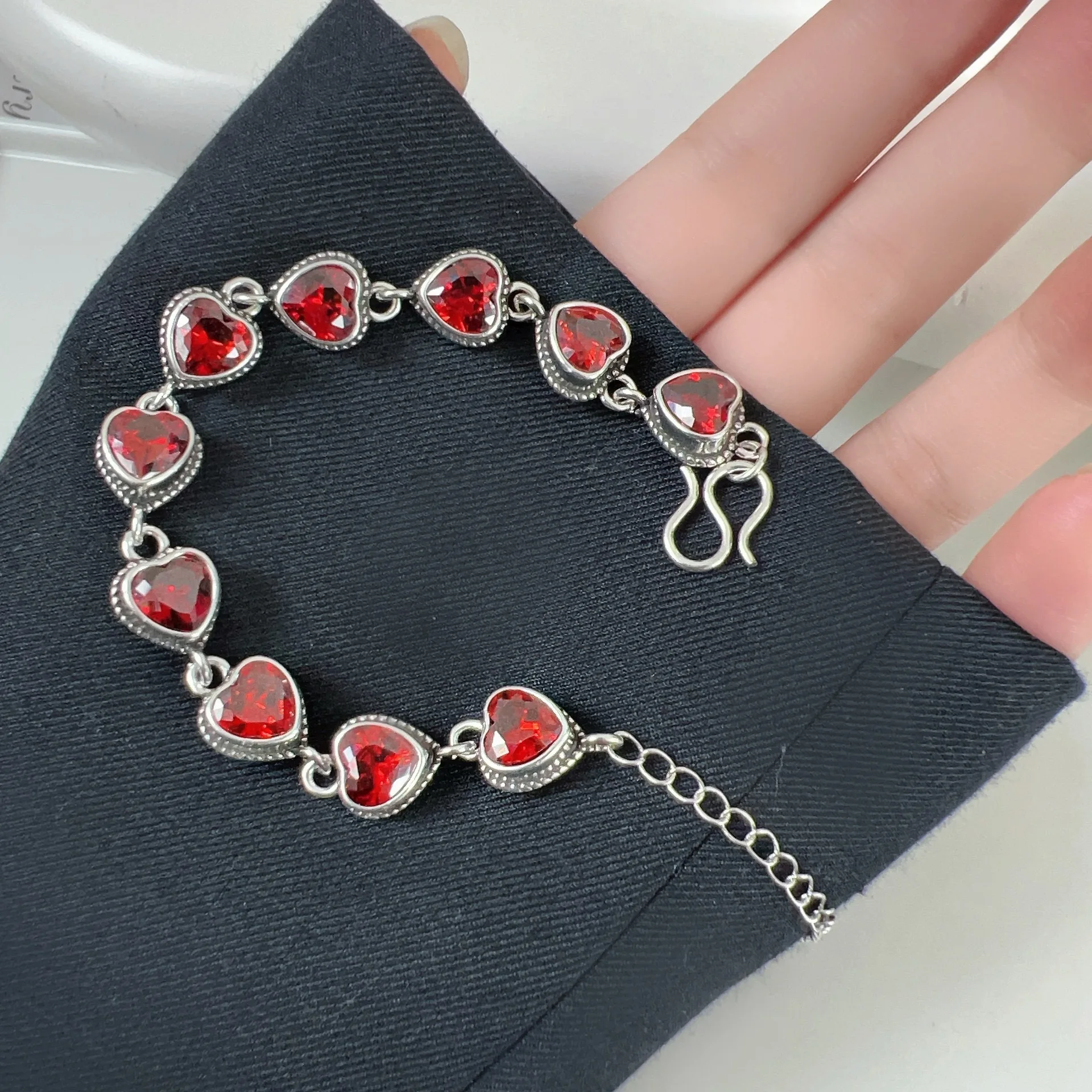 Zircon Heart-shaped Pull-out Bracelet Ins Korean High-end Feeling Bracelet Light Luxury Sweet Versatile Temperament Bracelet
Zircon Heart-shaped Pull-out Bracelet Ins Korean High-end Feeling Bracelet Light Luxury Sweet Versatile Temperament Bracelet