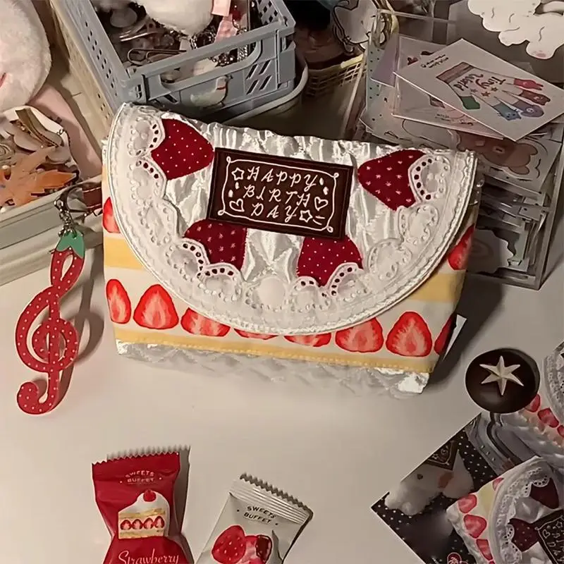 Kawaii Fashion Patchwork Strawberry Handbag Unique Cake Bag for Women Luxury Tote Purse for Gift Birthday or Party
Kawaii Fashion Patchwork Strawberry Handbag Unique Cake Bag for Women Luxury Tote Purse for Gift Birthday or Party