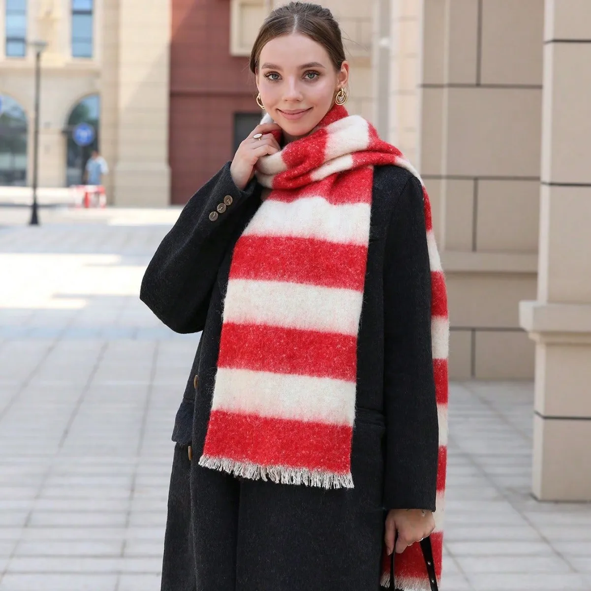 Новый полосатый простой шарф, модный, с цветовыми сочетаниями, осенне-зимний, теплый, в корейском стиле, универсальный, шаль и шарф
Новый полосатый простой шарф, модный, с цветовыми сочетаниями, осенне-зимний, теплый, в корейском стиле, универсальный, шаль и шарф