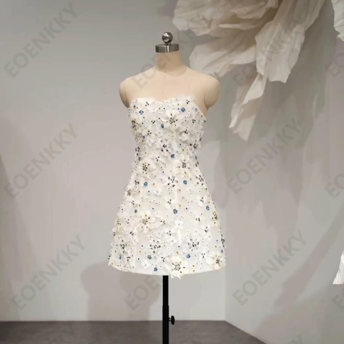 EOENKKY Mini 3D Flowers Short Evening Dresses Strapless Sleeveless Sweetheart Neck A Line Graduation Dress Birthday Customized
EOENKKY Mini 3D Flowers Short Evening Dresses Strapless Sleeveless Sweetheart Neck A Line Graduation Dress Birthday Customized