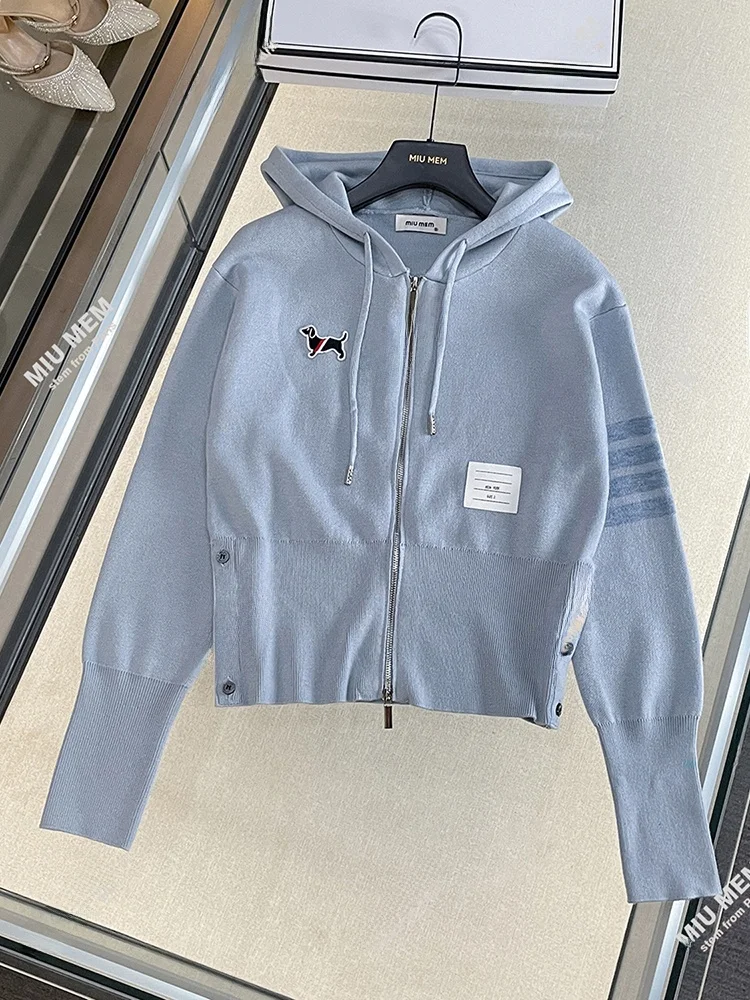 High-End Autumnal Cartoon Hooded Knitted Cardigan Top European Style Women's Fashion College Wind Knitted Open-Shirt
High-End Autumnal Cartoon Hooded Knitted Cardigan Top European Style Women's Fashion College Wind Knitted Open-Shirt