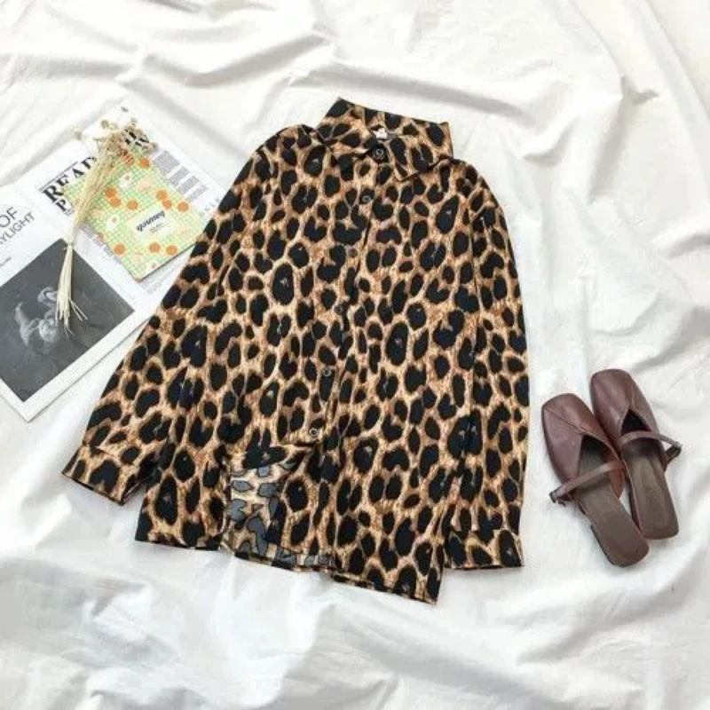 Street Casual Leopard Print Shirt Tops Women's Polo Neck Long Sleeve Loose All-match Fashion Blouse Vintage Trend Women Clothing
Street Casual Leopard Print Shirt Tops Women's Polo Neck Long Sleeve Loose All-match Fashion Blouse Vintage Trend Women Clothing