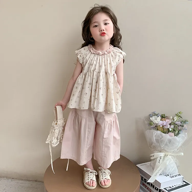 Kids clothes Girls blouse and wide leg pants two piece set sleeveless foreign style summer new baby floral
Kids clothes Girls blouse and wide leg pants two piece set sleeveless foreign style summer new baby floral