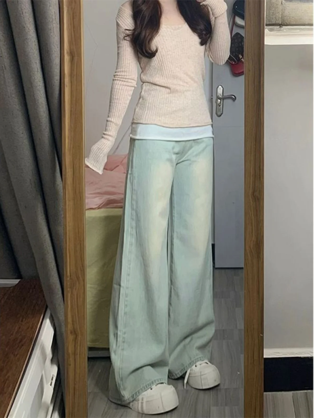 Retro Washed Light Colored Wide Leg Denim Jeans Women's High Waist Loose Slimming Drapey Straight Floor-Length Pants
Retro Washed Light Colored Wide Leg Denim Jeans Women's High Waist Loose Slimming Drapey Straight Floor-Length Pants