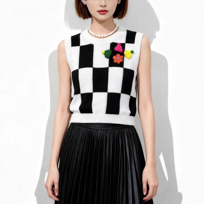 Black and white contrast color patchwork knit vest women's clothing 2026 spring and autumn new versatile outerwear layering vest
Black and white contrast color patchwork knit vest women's clothing 2026 spring and autumn new versatile outerwear layering vest